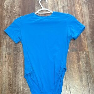SKIMS Vibrant Teal Short Sleeve Bodysuit
